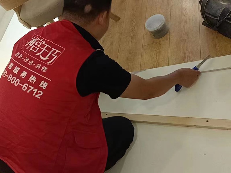 木地板翻新多少錢一平米？看完后，網(wǎng)友直呼：家里翻新地板后悔了